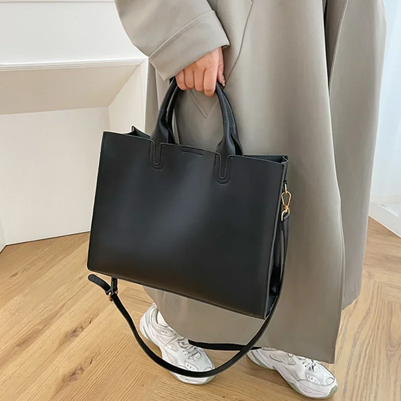

2025 New Tote Bag Retro Women's Handbags Solid Color Versatile Retro Casual Fashion Large-capacity Ladies Bag
