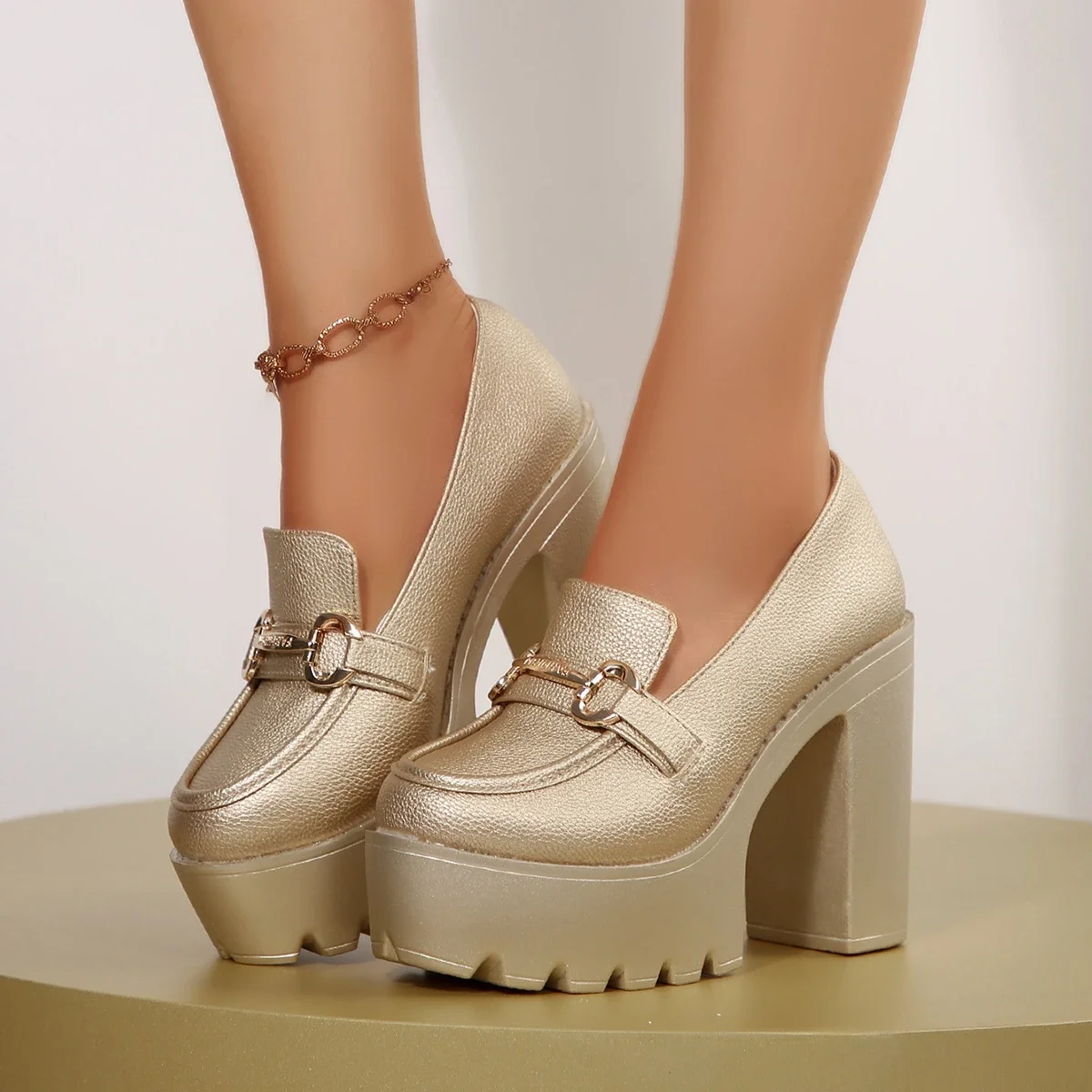 Frauen High Heel Pumps Outdoor High Heels Plattform Schuhe Frau Marke Weiche Leder Luxus Heels Frau Trend Retro Designer Pumpen
