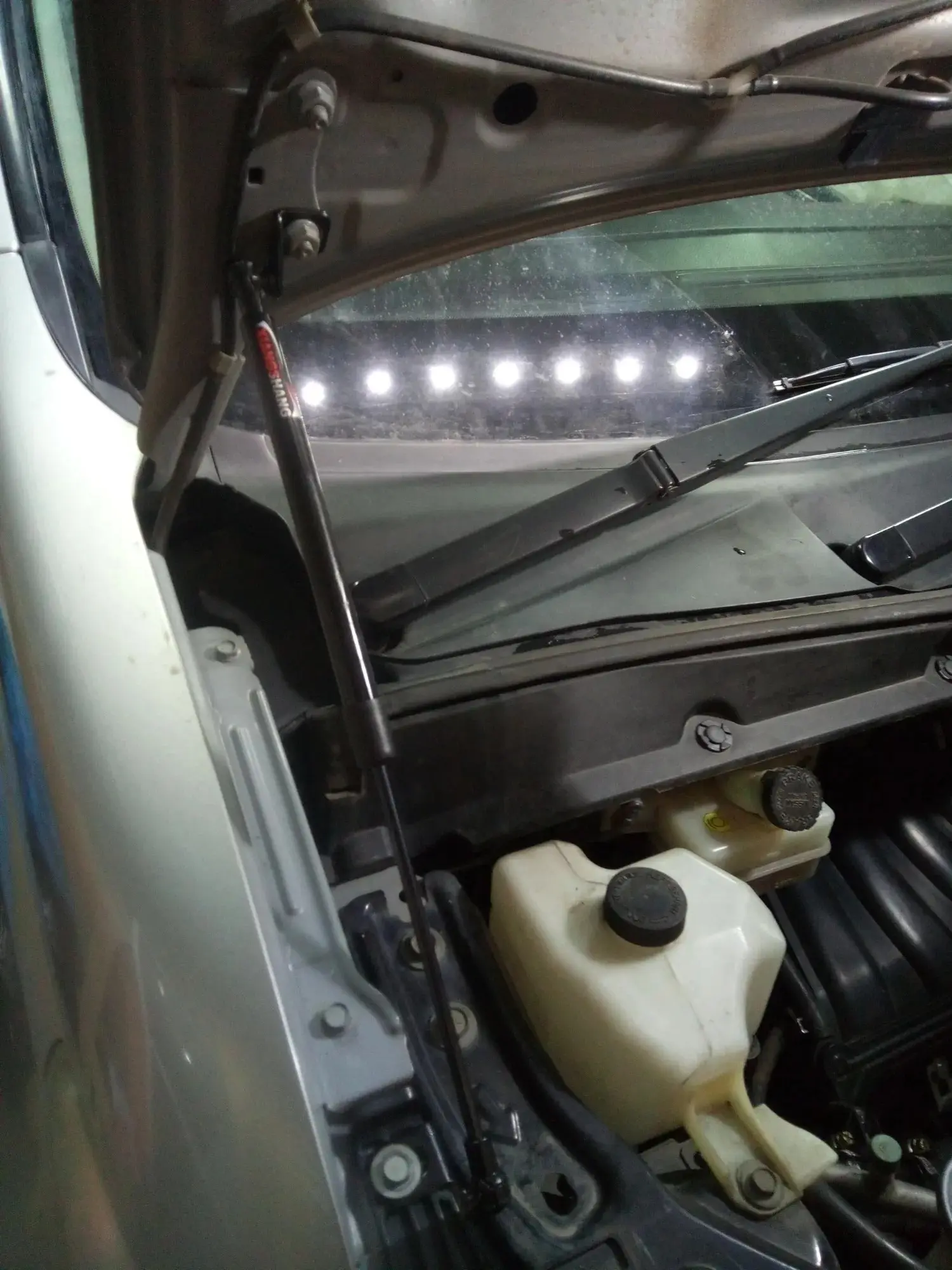 

2PC Hood Gas Struts For Nissan Serena C25 3TH Suzuki Landy 2005-2012 Front Bonnet Damper Lift Support Shock Absorber Piston Rods