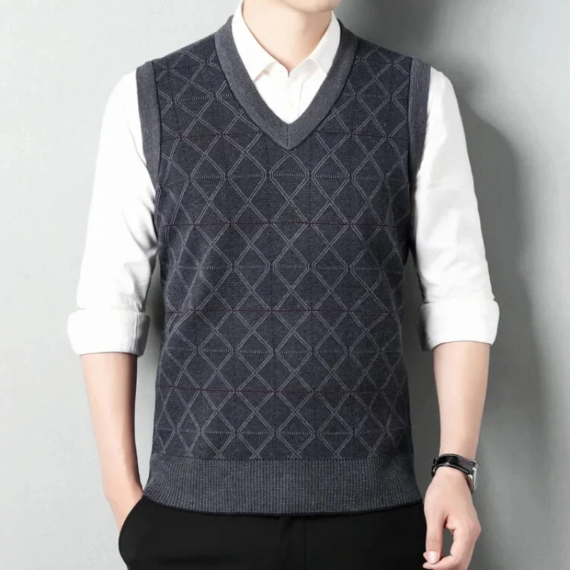 New Men's V-Neck Sleeveless Vest Classic Business Gentleman Knitwear Waistcoat Sweater Pullover Tank Tops