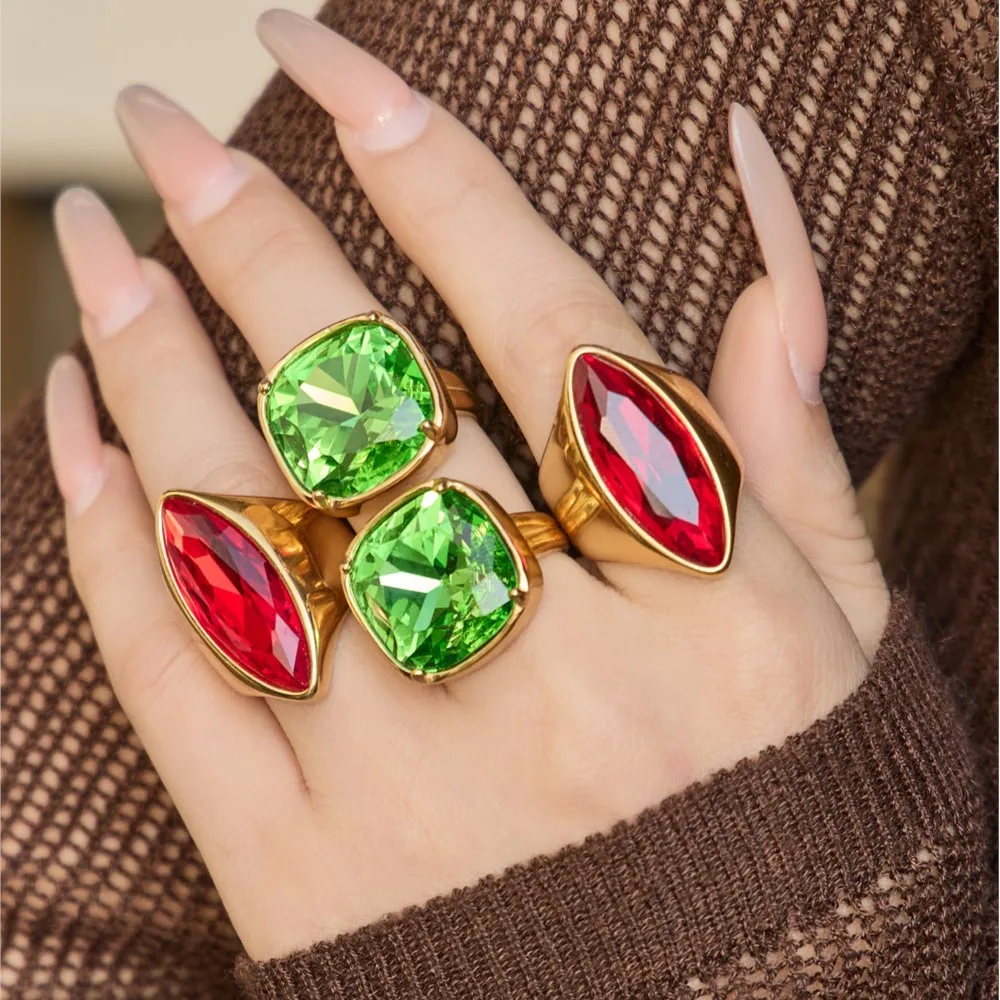 Ovaler Quadratischer Farbiger Funkelnder Glasstein-Ring für Damen 18K Vergoldeter Edelstahl Chunky Ringe Luxuriöser Cocktail-Ring Geschenk