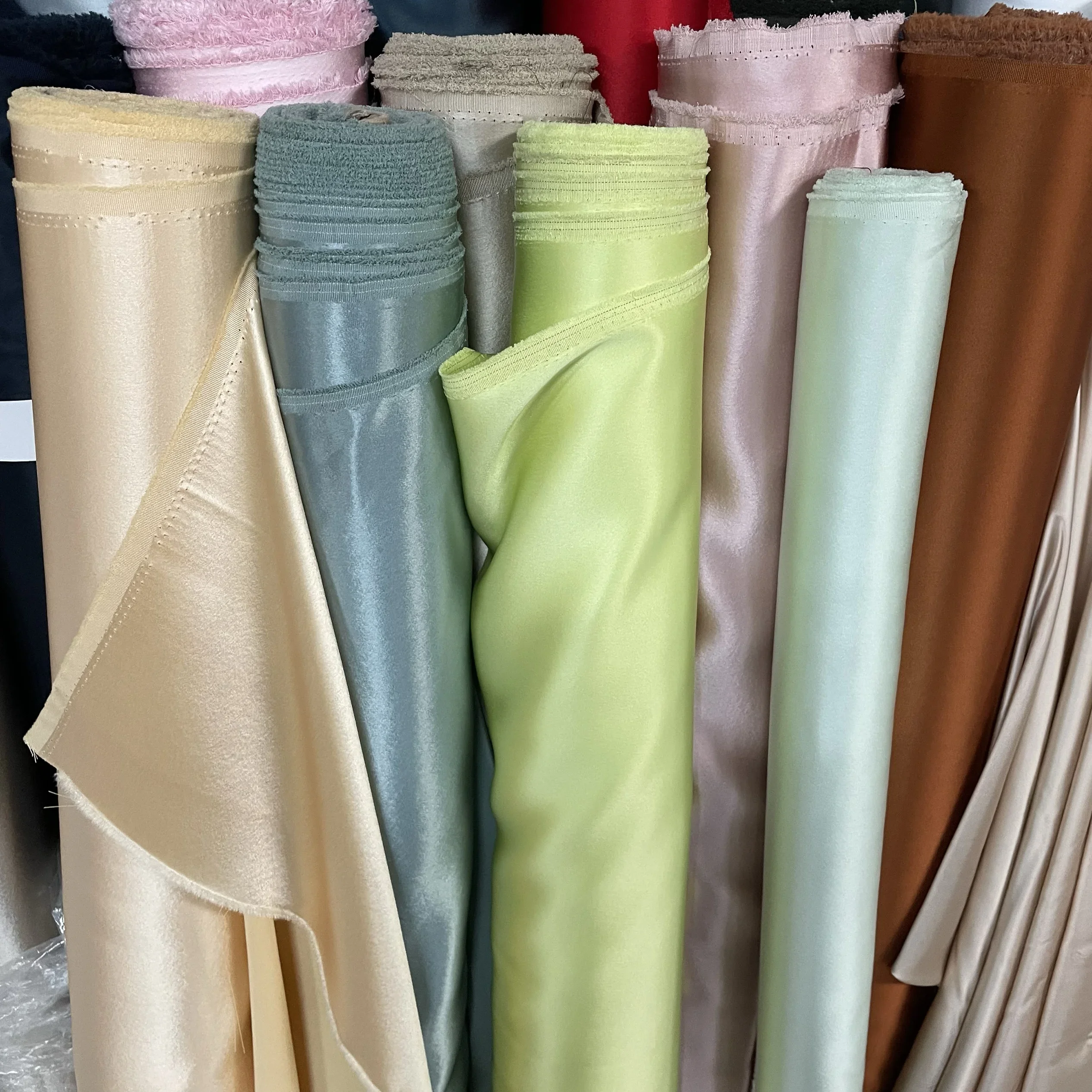 Hochwertiger dicker Triacetatstoff, hochwertige, seidig glatte Nähkleider, Hochzeitskleider und Abendkleider, Stoffe zum Nähen