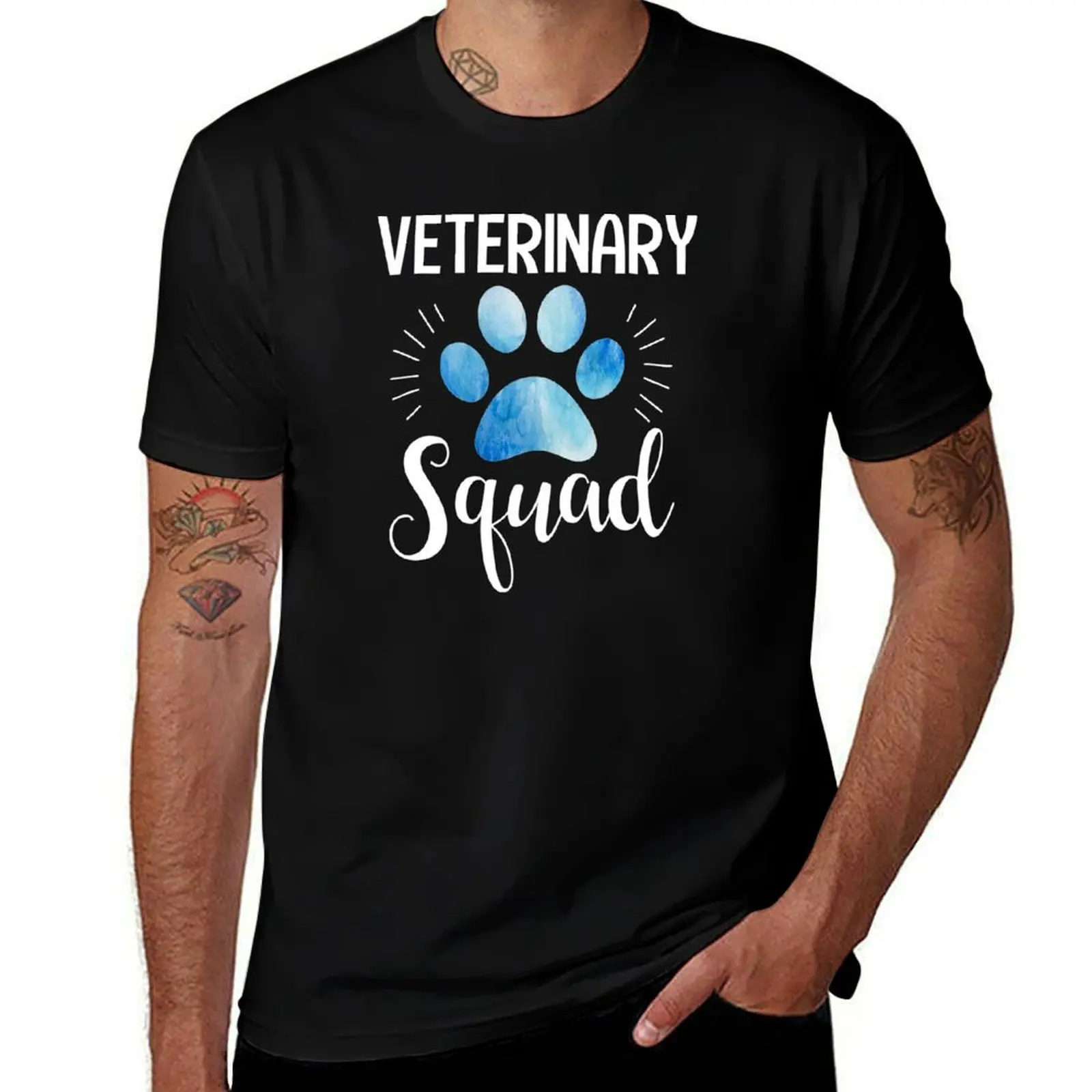 Funny cute veterinary squad vet tech assistant receptionist student intern paw print veterinarian T-Shirt