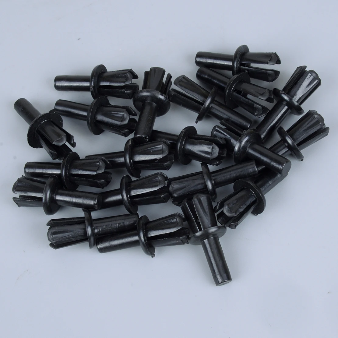 20Pcs Windshield A Pillar Moulding Retainer Push Rivet Clip LR033144 Fit for Land Rover Range Rover HSE L322 Evoque Auveco 22155