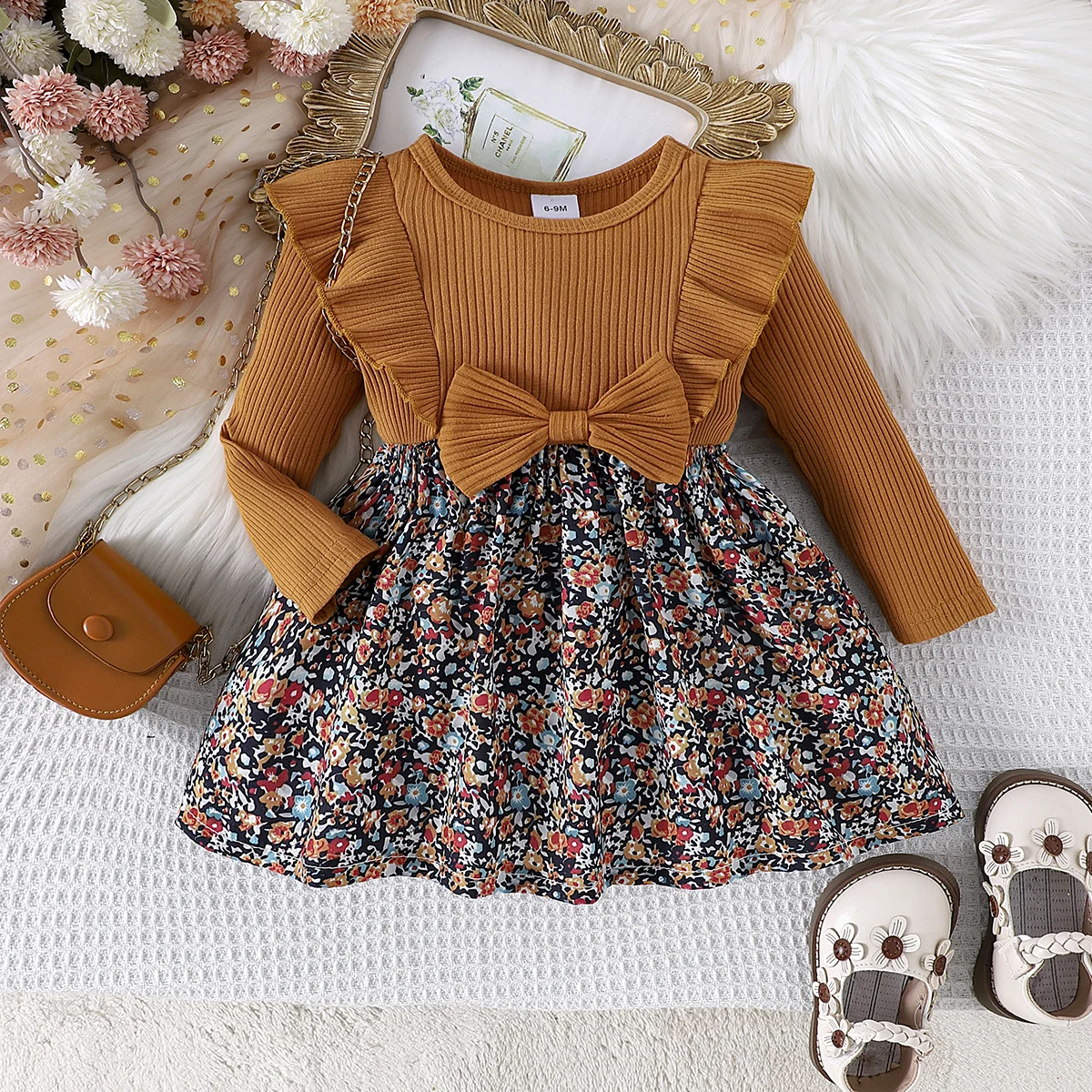 

Осенний новый стиль для девочек 0-3 лет, удобное модное и модное платье кофейного цвета с круглым воротником и цветочным принтом