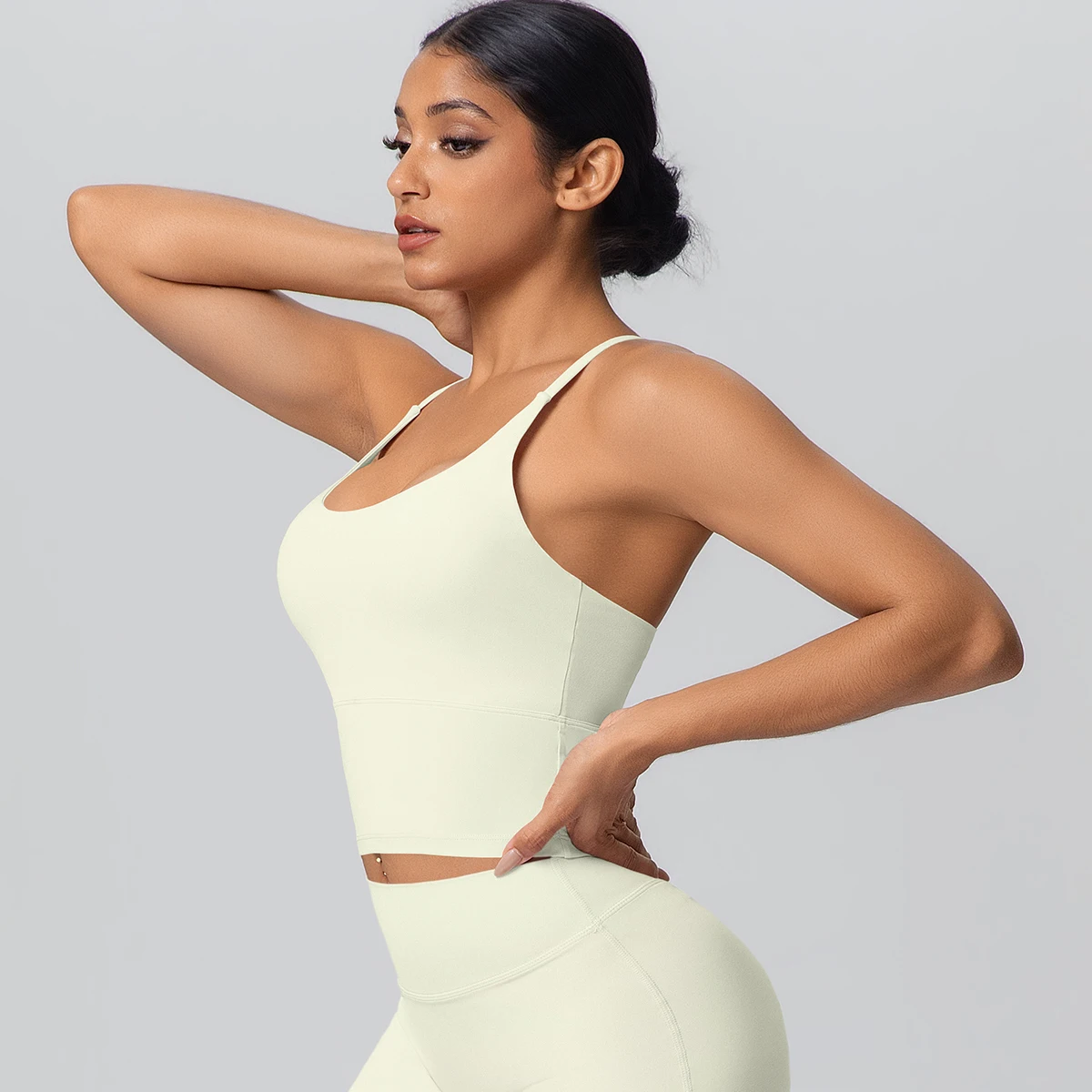 1 Stück Einfarbiger Weicher Rückenfreier Fitness-Yoga-BH für Damen, Hochfester Stoßdämpfender Sport-Top mit Push-Up-Effekt und Brustpolster – Detail 25