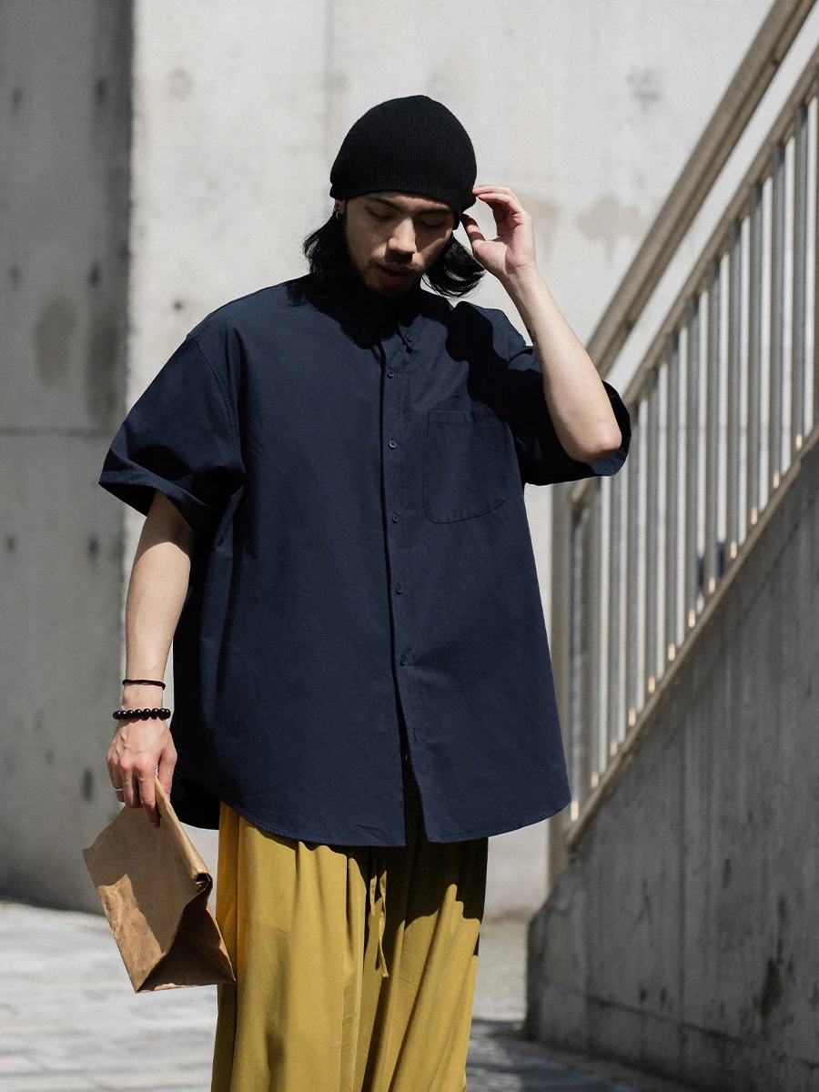 

Мужская летняя повседневная рубашка свободного кроя с коротким рукавом, синяя, из денима, с квадратным воротником, с нашивками, дышащая, из хлопка, модная