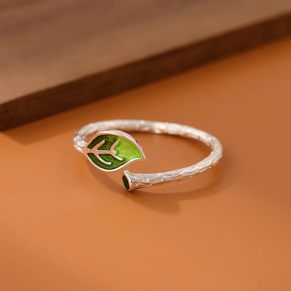 New Fashion Simple Green Leaf 925 Sterling Silver Literary Temperament Exquisite Women Opening Rings R139