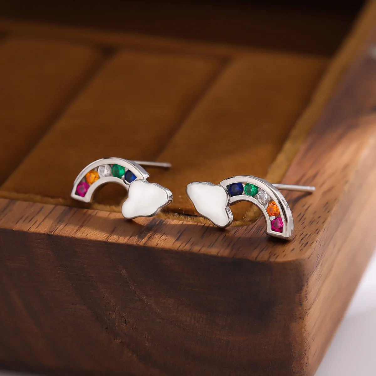 New Arrival Colorful Temperament 925 Sterling Silver Jewelry Female Sweet Cute Cloud Rainbow Crystal Stud Earrings  E058