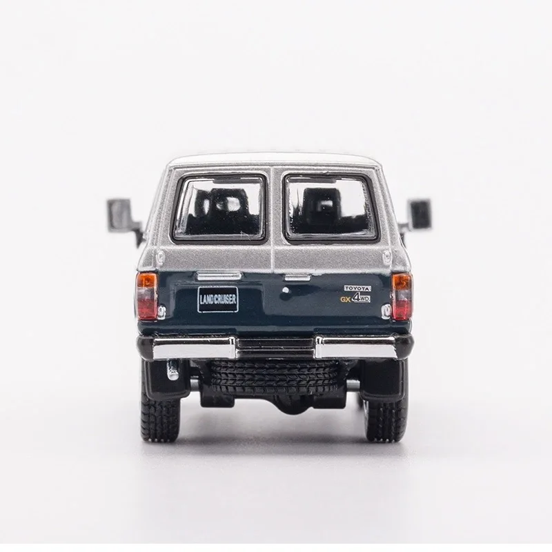 GCD 1:64  Landcruiser LC60 simulation alloy car model