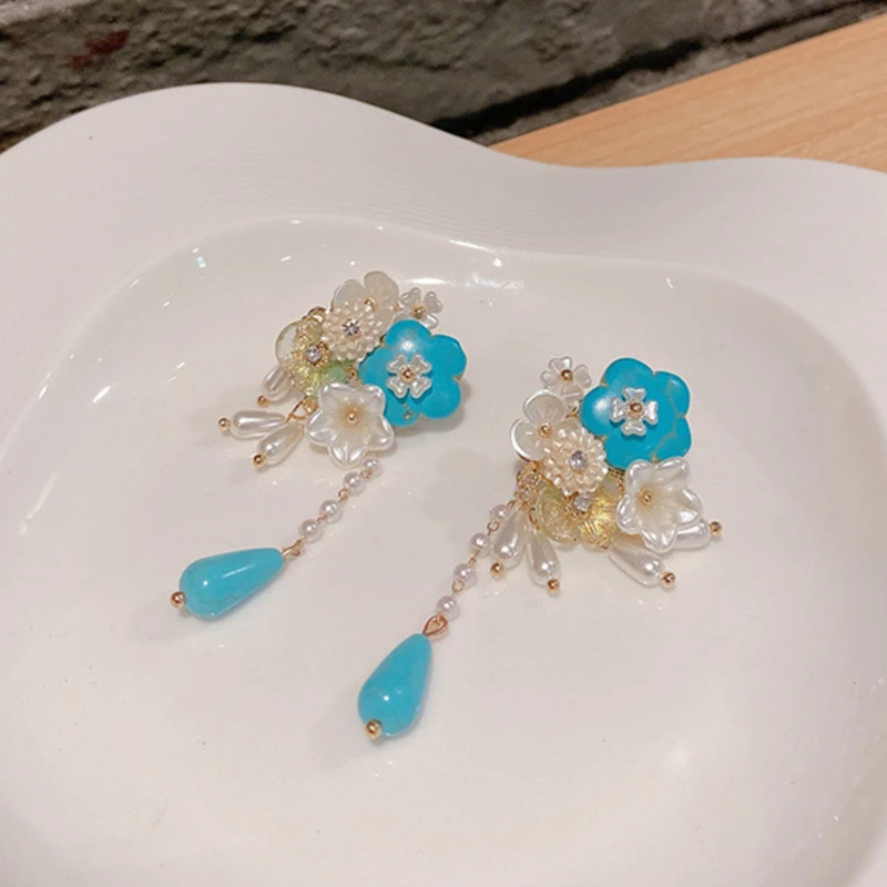 Cute Flower Earrings For Women Cream Imitation Pearls Turquoise Color Resin Cluster Beads Romantic Fashion Jewelry Party 2023398