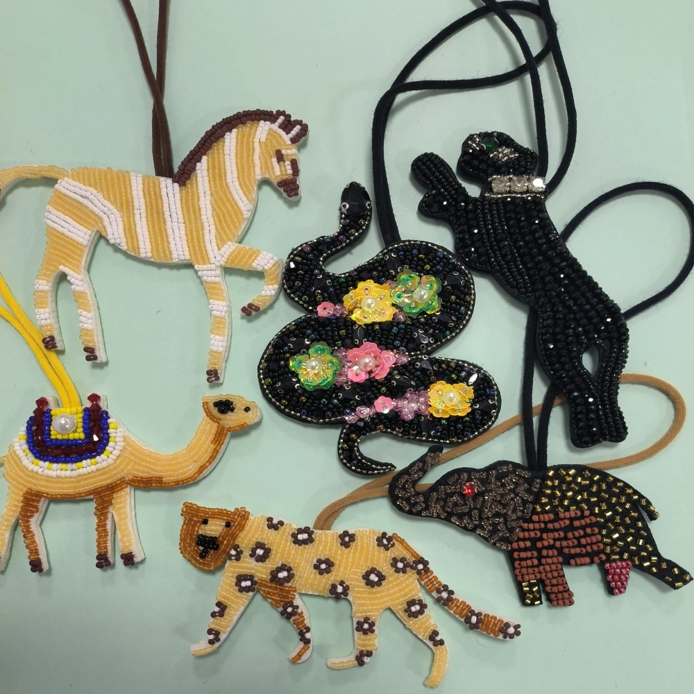 

Jungle Animal Beaded Bag Charm,Key Chain Crystal Pendant,Purse/Handbag/Backpack/Wallet Hanging Decor,Keyring DIY Accessories