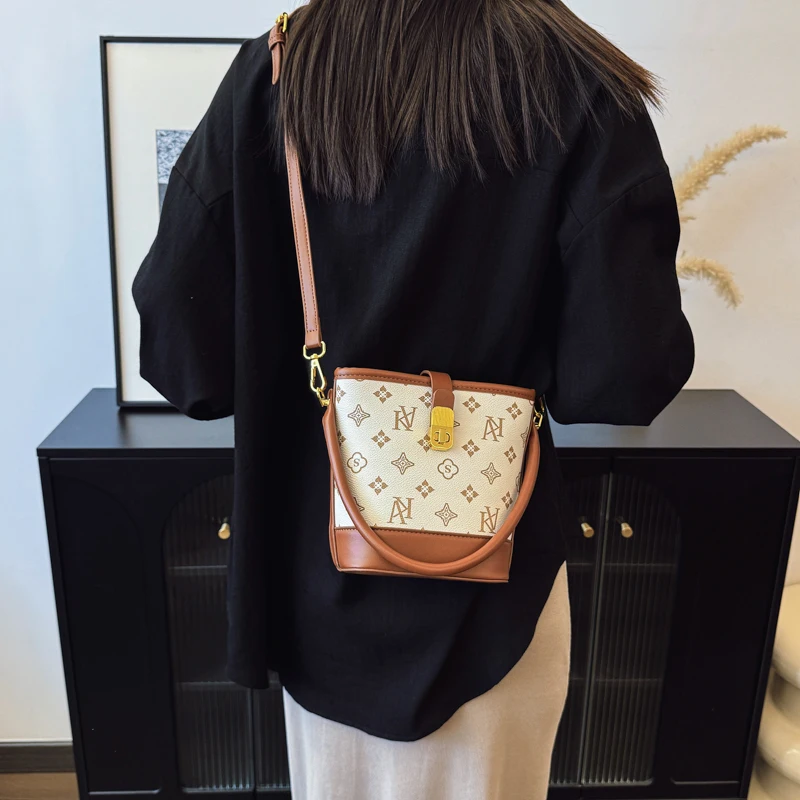 

Women Elegant Luxury Leather Shoulder Bag High End Classic Tote Handbag Daily Fashion Crossbody Carry Look