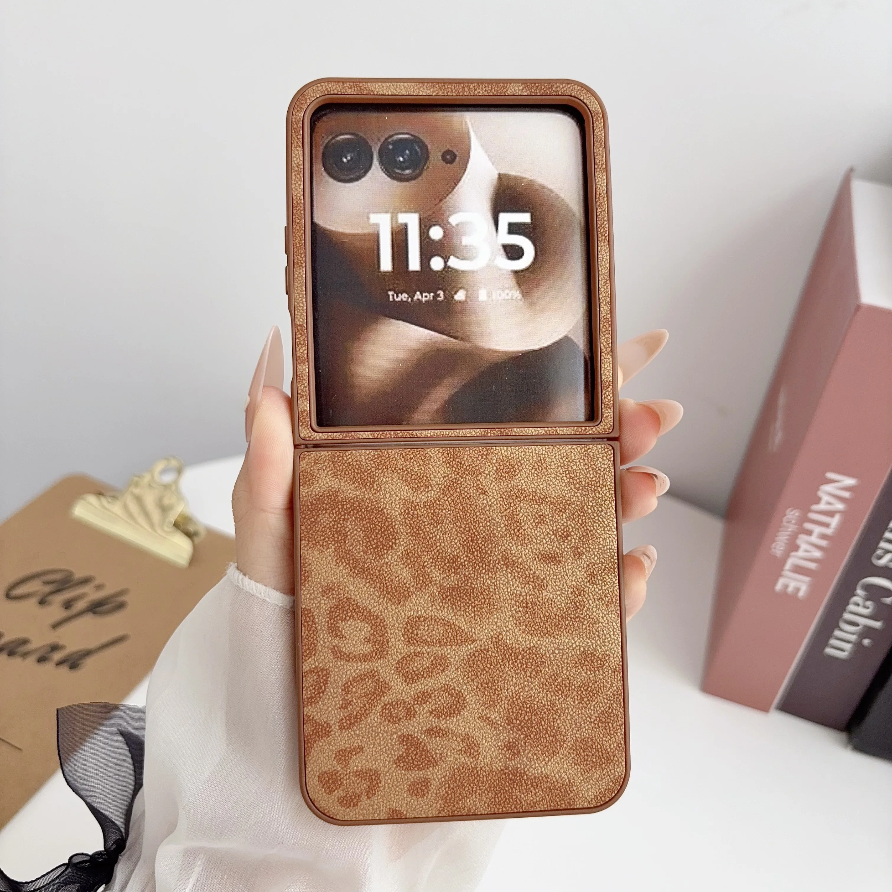 Skin-friendly caramel-colored leopard print protective case for Motorola Razr 50/50 Ultra/60/60 Ultra - fully shock-resistant