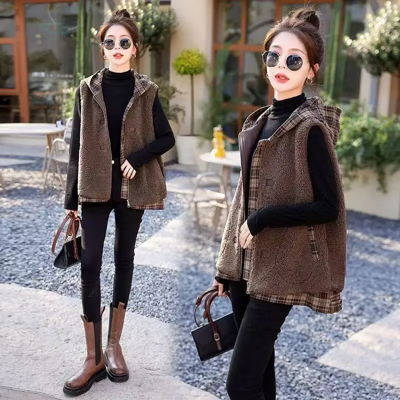 Autunno Inverno Nuova imitazione lana di agnello plaid con cappuccio Splicing Vest Donna Moda Casual senza maniche caldo gilet femminile Top