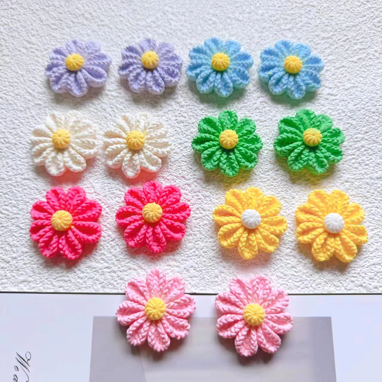 100pcs Imitation Wool Flower Resin Charm 30mm Flower Cabochon Flatback Diy Scrapbook Cell Phone Crafts Figurines Decoration