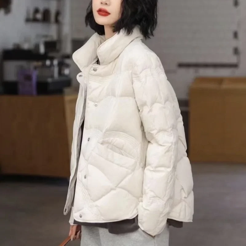 2024 Nieuw kort stijl frivool donsjack mevrouw. Opstaande kraag Dunne mode Little Fellow winterjas Katoen gewatteerde kleding Warm