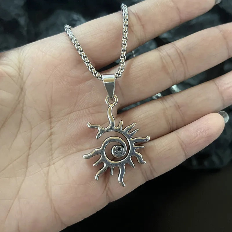 Fashion Creative Sun Flame Pendant Necklace Punk Hip Hop Retro Hipster Men's Hollowed Out Stainless Steel Necklace Jewelry Gift