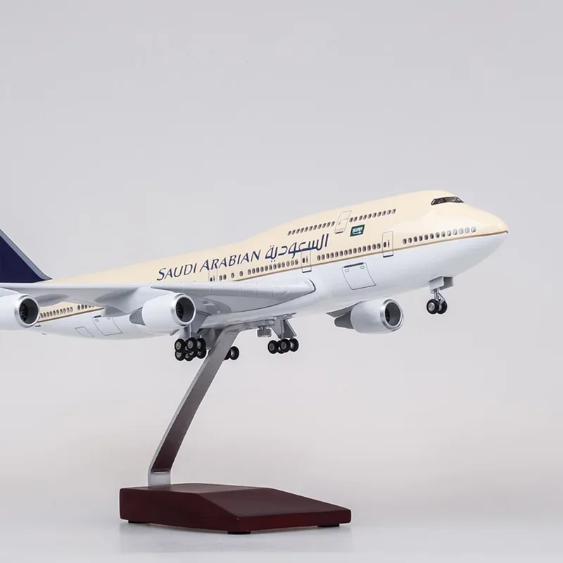 1:150 Scale 47cm Airplane  B747-400 Aircraft Saudi Arabian Airlines Model W Light Wheels Landing gears Diecast Plastic Plane Toy