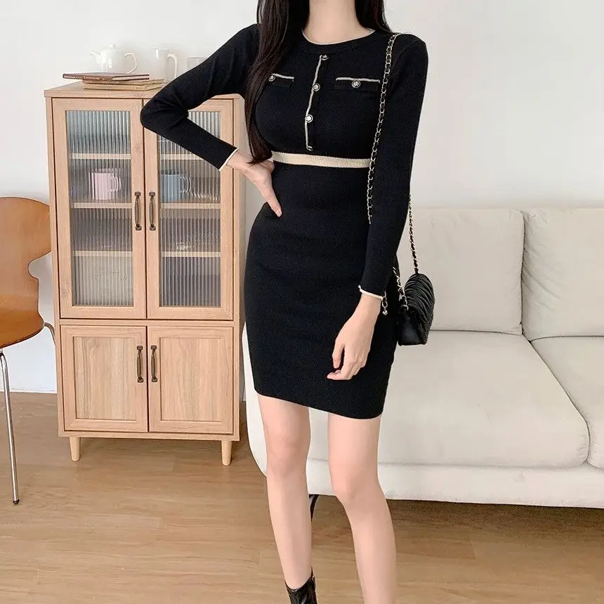 Xiaoxiangfeng's New Knitted Skirt with a Cinched Waist for a High and Luxurious Look It's a Popular Item with a Base Layer