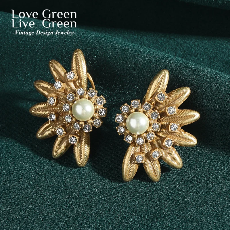 

Vintage Half Daisy Flower Earrings Woman Pearl Rhinestones Antique Jewelry Accessories Gold Color Korean Fashion Outfit 2025