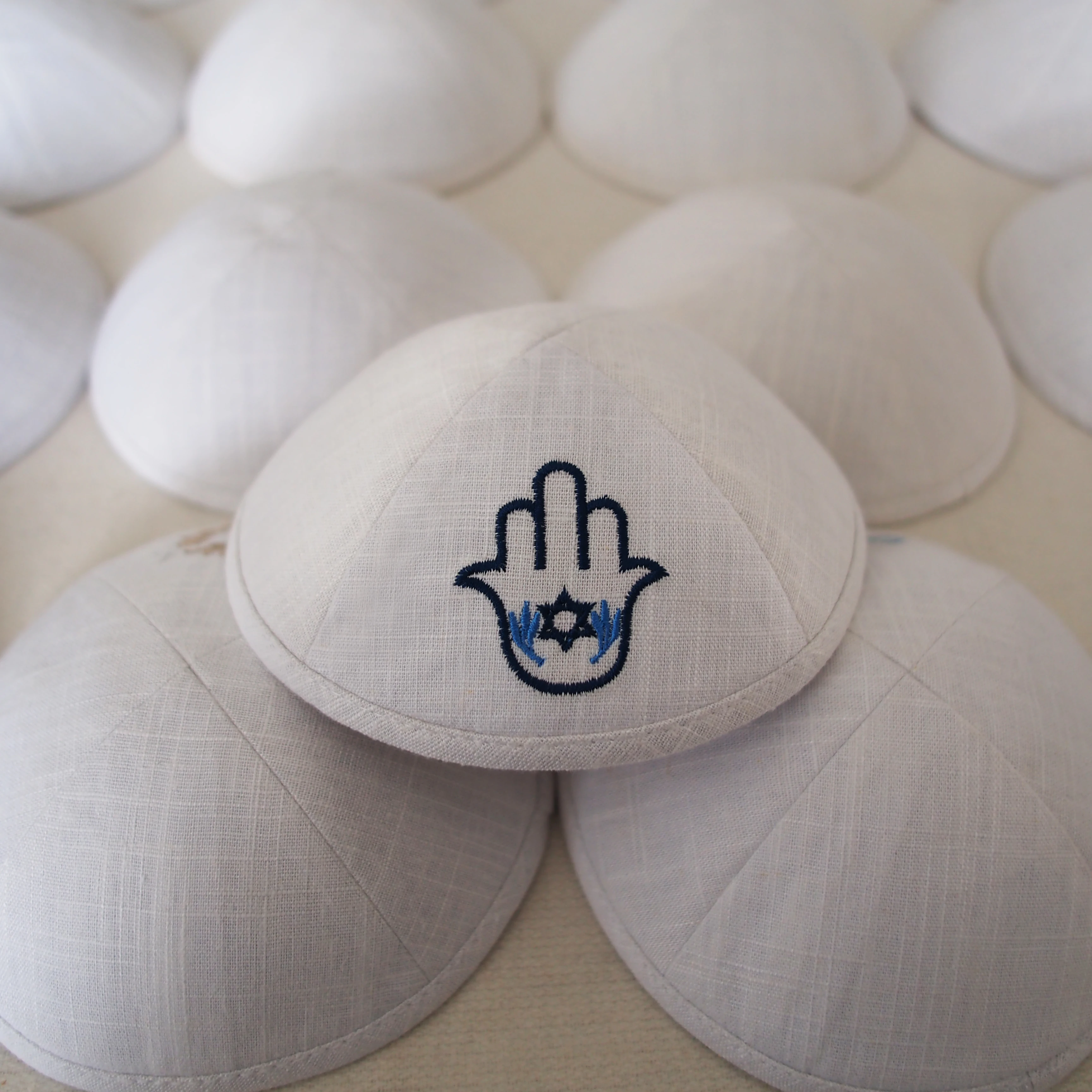 White custom Hamsa embroidered linen kippah, Jewish Ahava custom kippah for weddings and barbat mitzvahs, Jewish gift Yarmulke