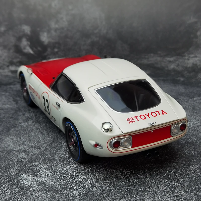 AUTOART 1:18 scale Toyota 2000GT  Race car Car model Static ornament Holiday gift Collect