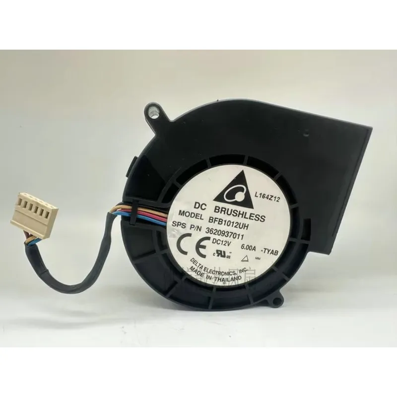 

Delta Electronics BFB1012UH DC 12V 6.00A 97x97x33mm 4-Wire Server Cooling Fan