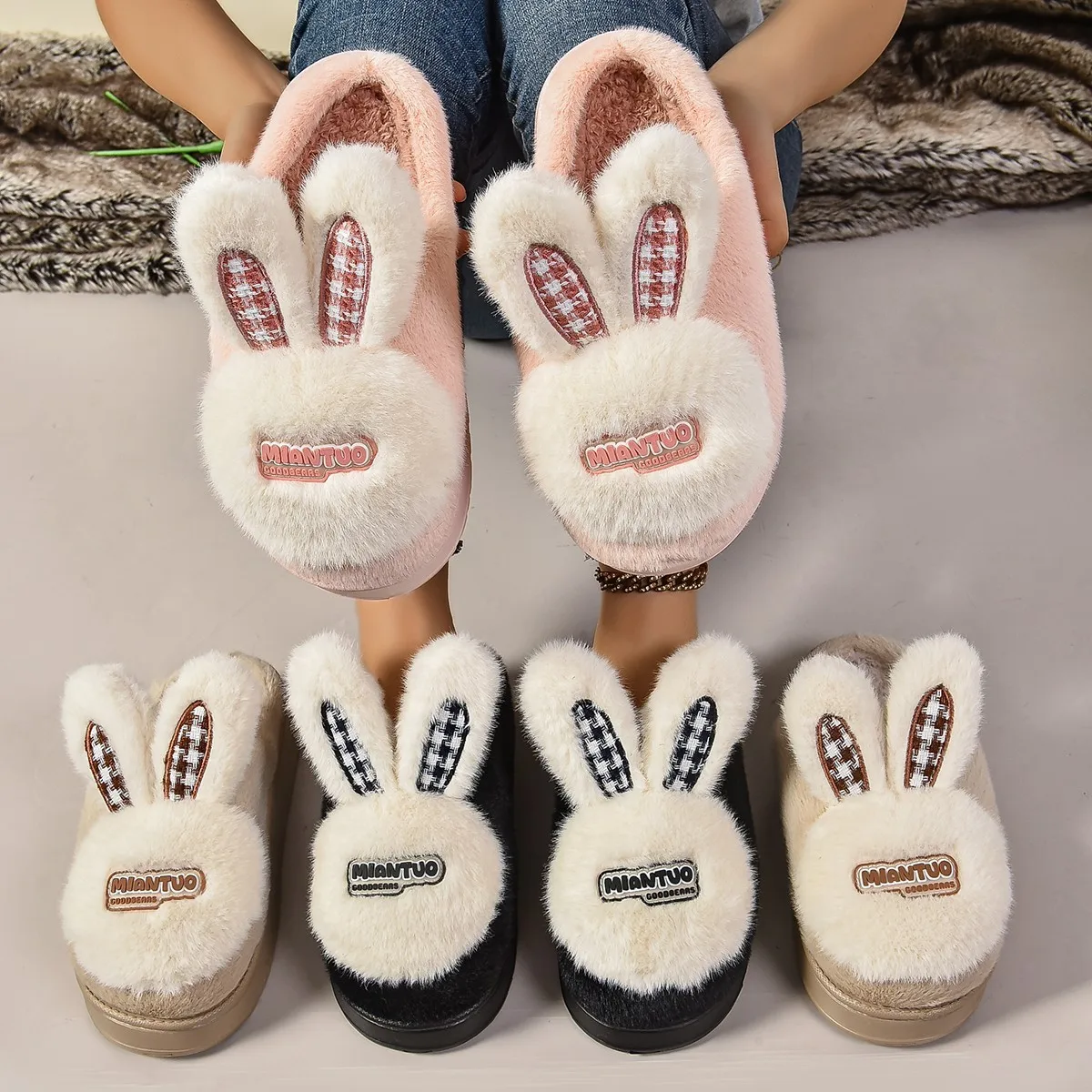 2024 Winter New Cotton Slippers Female Rabbit Ears Plus Velvet Warm Indoor Lovely Home Home Thick Bottom Hair Mop