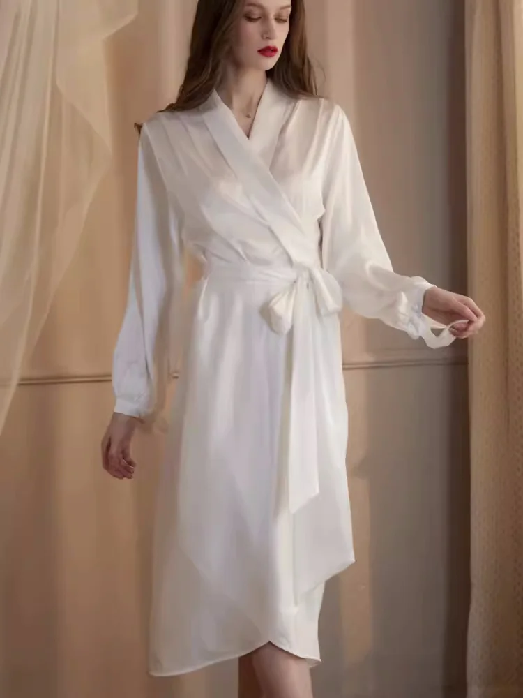 Real Silk Wedding Party Sister Team Bride Robe With Gold Letters Kimono Silk Pajamas Bridesmaid Bathrobe Mother Shower Sleepwear