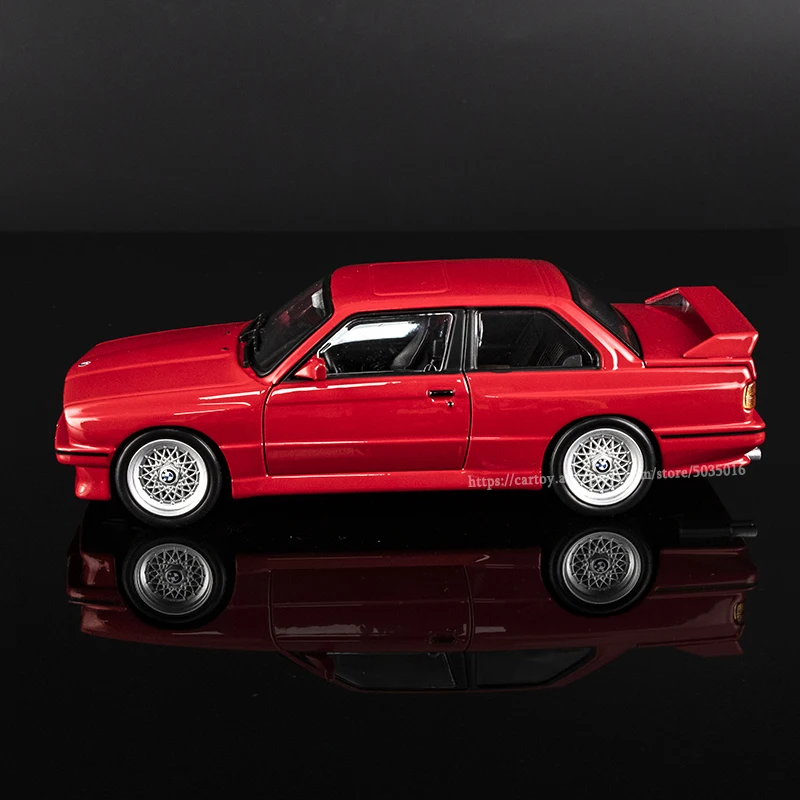 Bburago 1:24 BMW M3 (E30) 1988 Roadster Simulation Alloy Car Die Casting Model Crafts Decoration Collection Toy Tools Gift