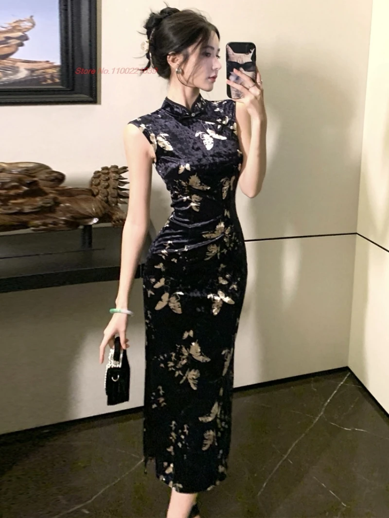 

2025 chinese sexy cheongsam sleeveless velvet qipao traditional butterfly print evening party dress banquet nightclub dress
