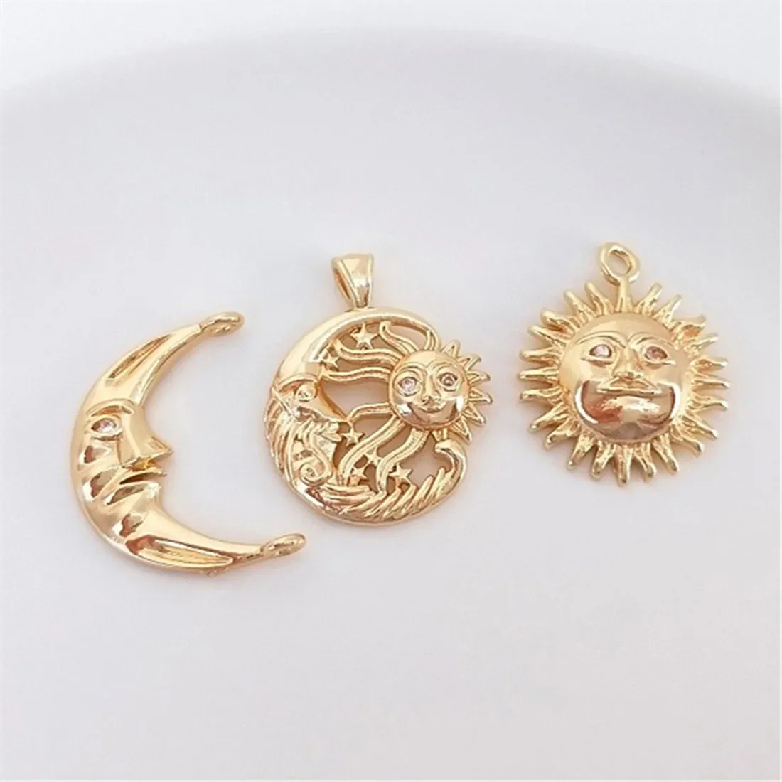 14K Gold-plated Copper Plated Real Gold Moon Sun Face Pendant with Star and Moon Inlaid Zirconia DIY Jewelry Necklace D020