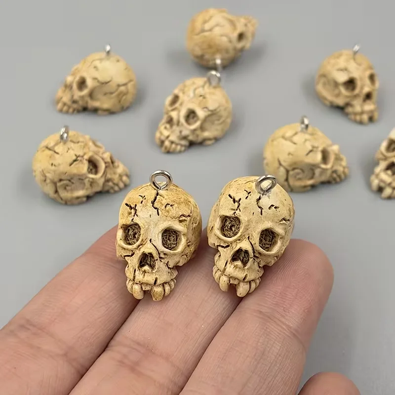 9pcs Mini Resin Retro Skull Pendant Charms for DIY Jewelry Making, Halloween Party Earrings, Necklaces, Keychain Additions