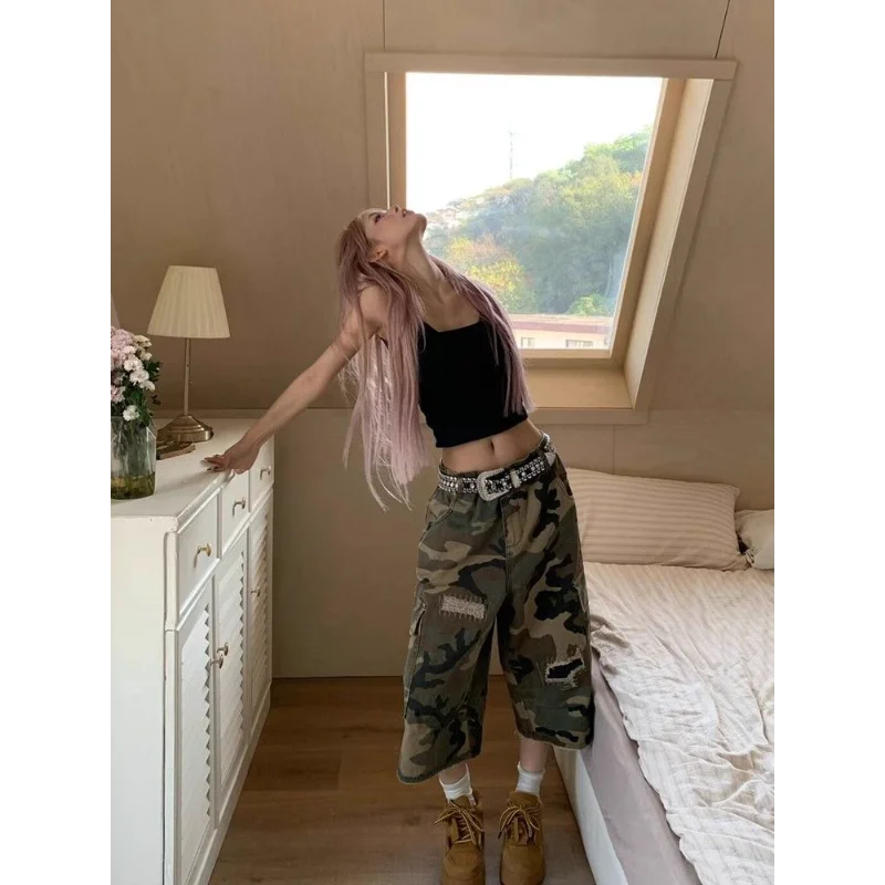 Ripped Patched Straight-leg Camouflage Cropped Jeans for Women Loose Design Slim and Casual