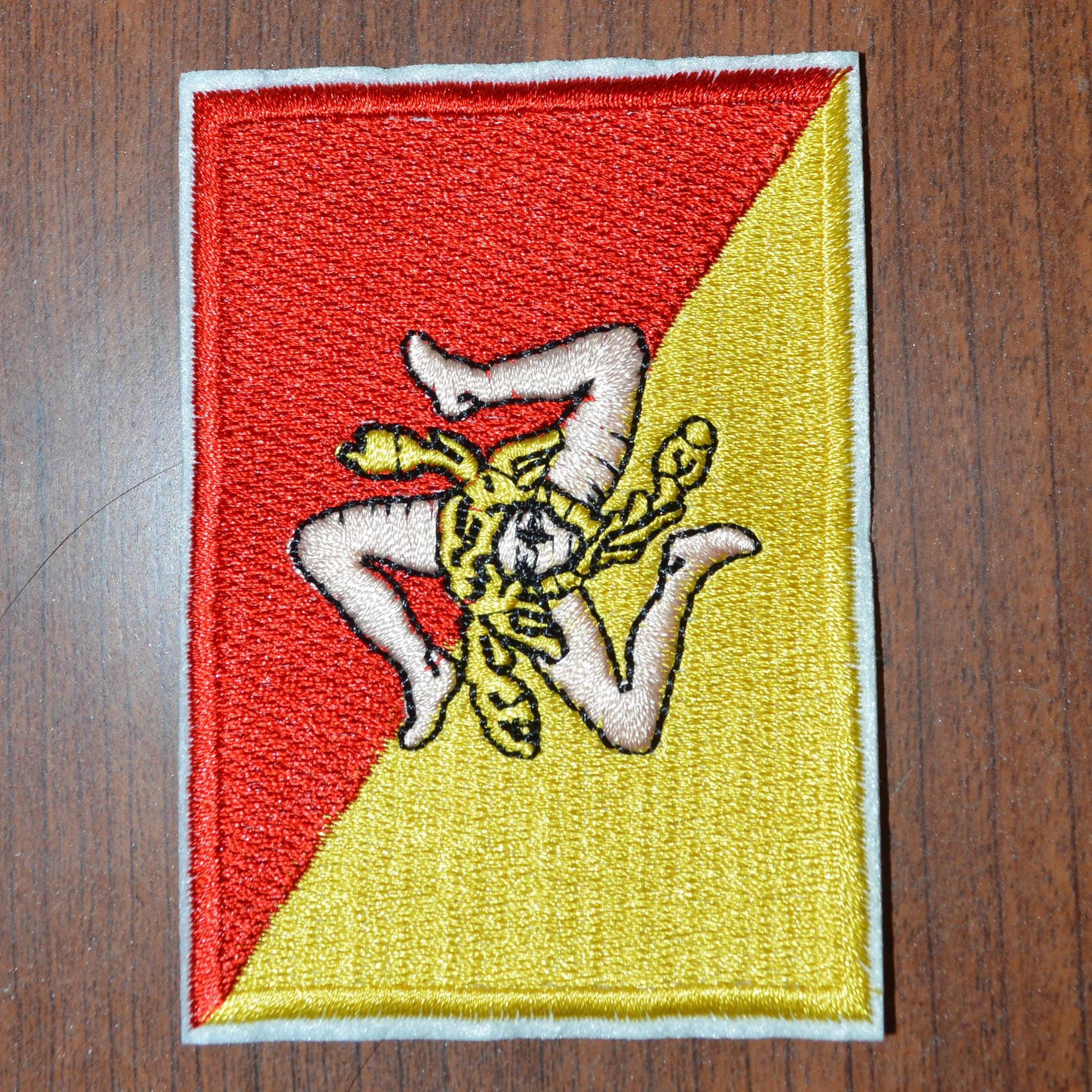 FLAG SICILIAN SICILY ITALY IRON ON PATCH EMBROIDERED WORLD APPLIQUE Trinacria ≈5.7*4.2 cm