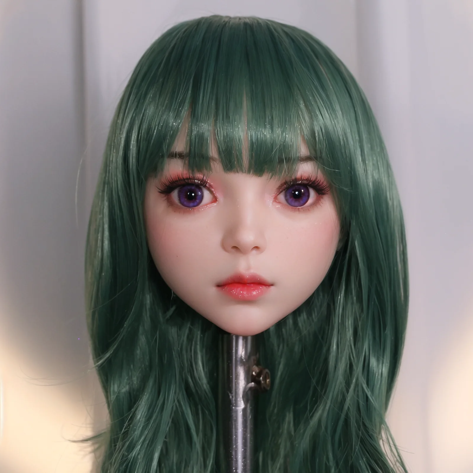 نموذج رأس بشري للبالغين من الجنسين مع واجهة لولبية M16، بما في ذلك الشعر المستعار المطابق للتلاميذ