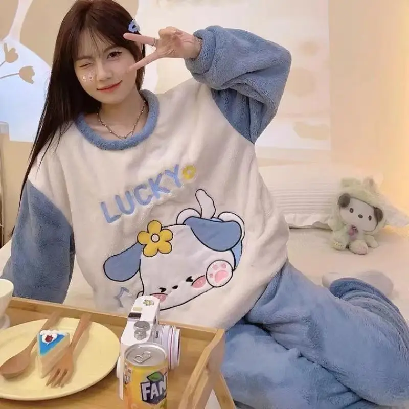 Cartoon Hallo Kitty Frauen Pyjamas Winter Flanell Nachtwäsche Mädchen Casual Lose Hause Anzug Verdickt Wärme Damen Homewear Außerhalb