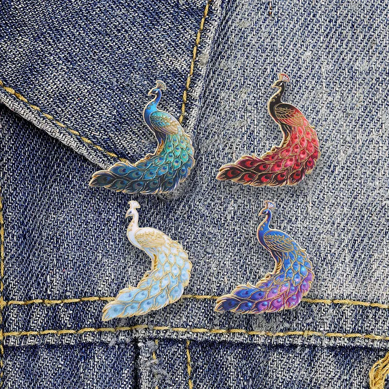 Elegant Peacock Bird Enamel Badges Vintage Gold Plated Tail Feather Pins Beautiful Wildlife Brooches Jewelry Gifts For Friends