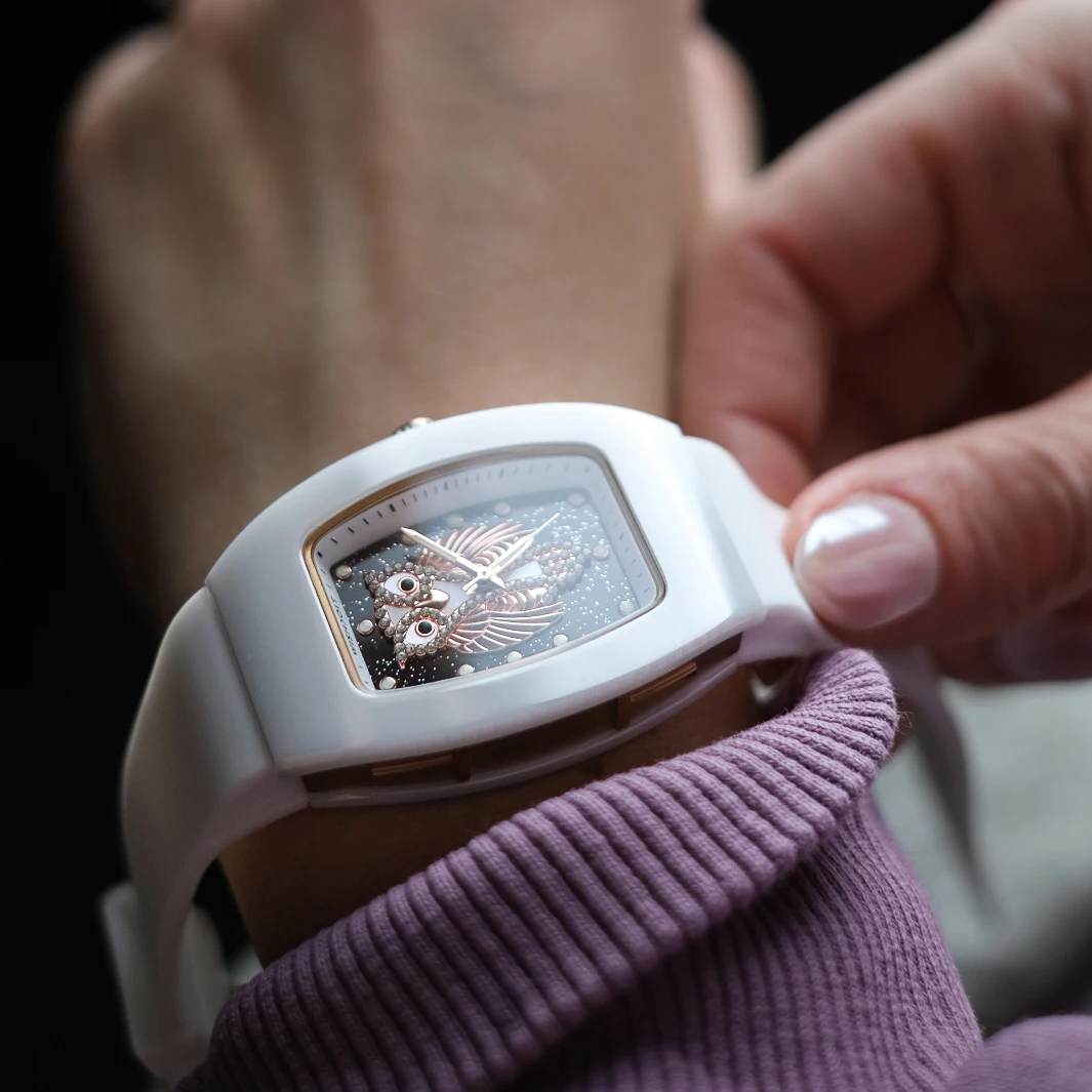 

WISHDOIT Women's Owl Pattern Quartz Watch Ceramic Surface Japanese Movement 5AMT Daily Waterproof With Luminous