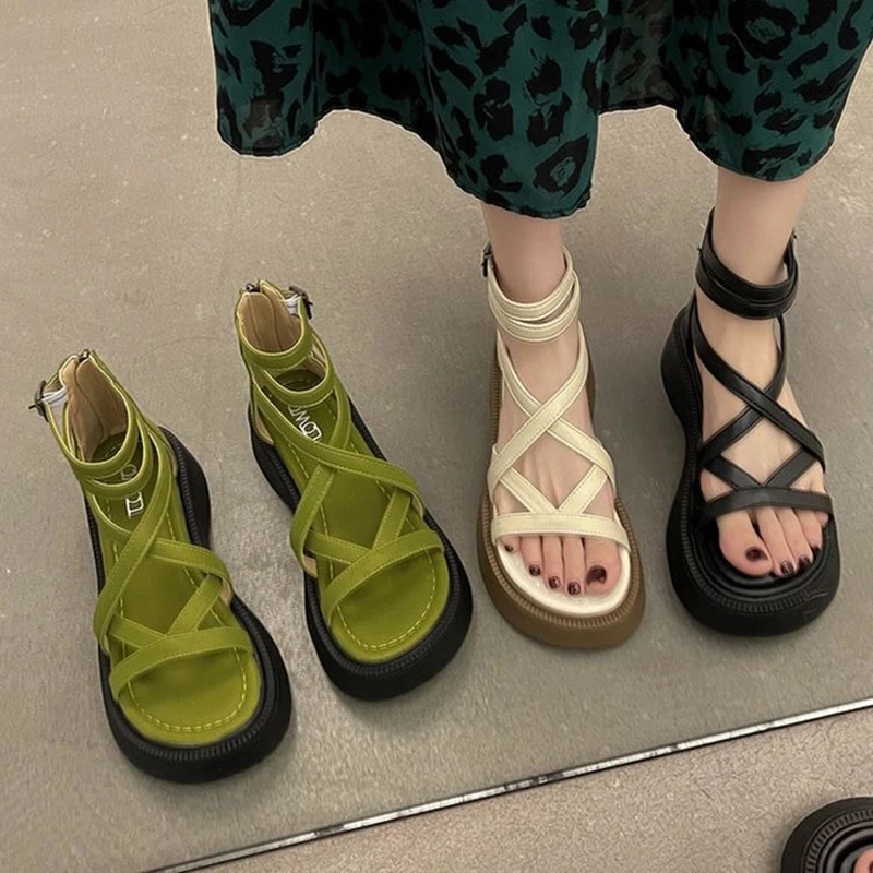 Damen sandalen, sommerliche dicke Sohlen, kreuz gewebt, vielseitig, mit Reiß verschluss hinten, lässiger Streets tyle