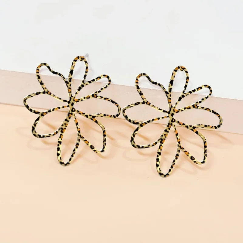 Stud Earrings For Women Irregular Flower Leopard Print Exaggerated Ear Accessories Holiday Party Gift Fashion Jewelry CE237