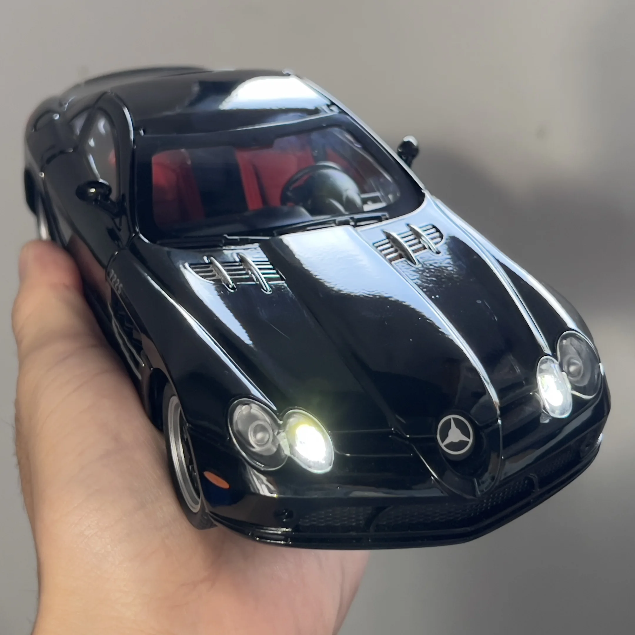 1:24 بنز SLR ماكلارين 722 S رودستر سبيدستر سوبركار سبيكة معدنية دييكاست نموذج سيارة الصوت والضوء لعبة أطفال قابلة للجمع