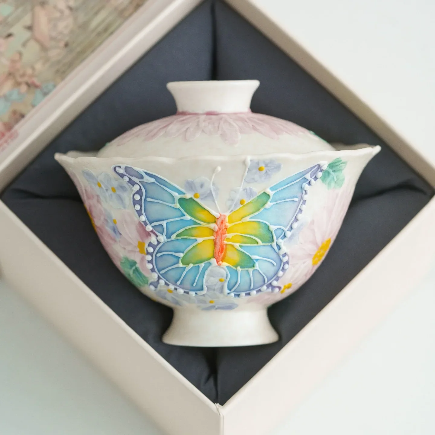 Rock Mine White Flower Butterfly Cover Bowl Ceramic Bubble Teapot High Value Teacup Kung Fu Tea Set with Lid Is Not Hot