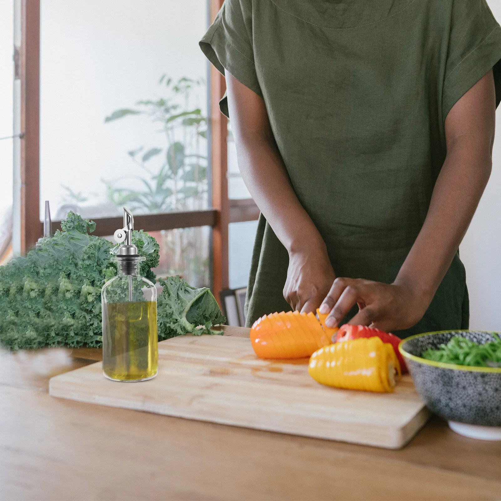 

2Pcs Automatic Open Close Glass Oil Bottle Lid Oil Dispenser Vinegar Soy Sauce Bottles