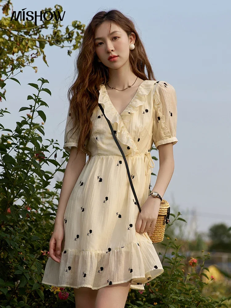 MISHOW Women\'s French Floral Dress 2023 Summer High Waist Puff Sleeve V-Neck Rufflle A-line Sweet Knee-Length Dresses MXC21L1282