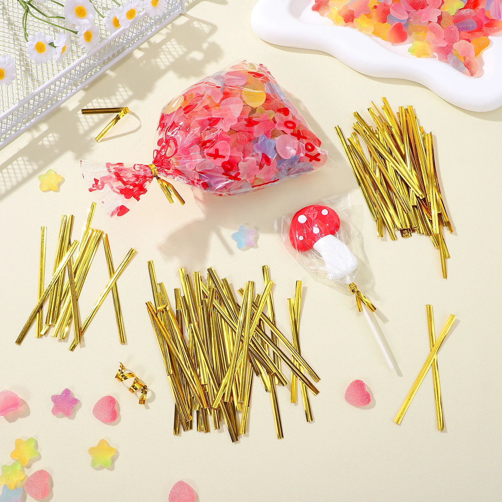 

800 Pcs Gift Wrapping Ties Wire Ties PET Material Gift Wrapping Candy Bread Bags Sturdy Holiday Christmas Decor