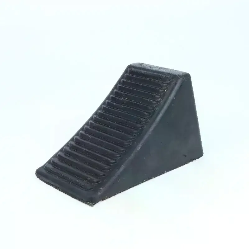 Triangular Stable Rubber Wheel Stopper Portable Wear Proof Wheel Chock for Small Sedan Home Garage Parking