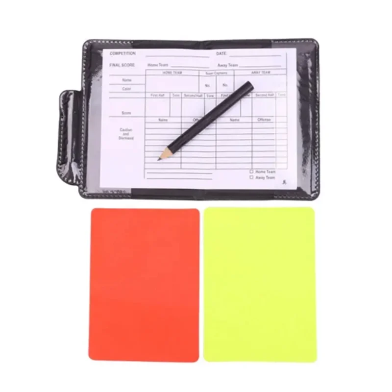 ABHS-rode en gele kaarten voor scheidsrechter in voetbalwedstrijd. Voetbalscheidsrechteruitrusting. Rode en gele waarschuwingskaarten