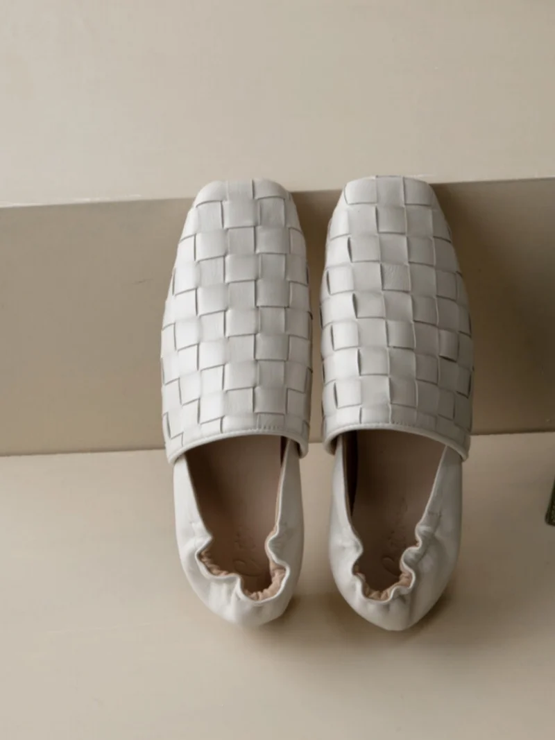 

Spring 2025 New French Retro Women's Loafers Square Toe Low Heel Woven Elastic Elegant Temperament Office Women Single Shoes